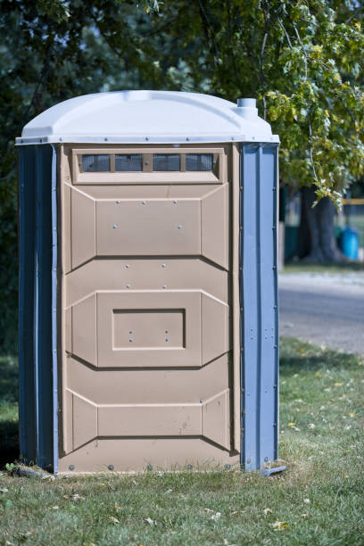 Best Portable restroom trailer rental  in Gallatin, MO